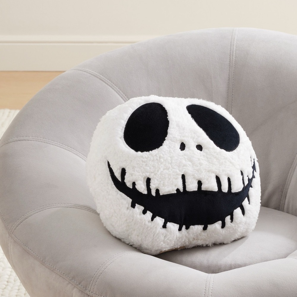 Pottery Barn Teen The Nightmare Before Christmas Jack Skellington 💀 Pillow BNWT - Picture 2 of 9